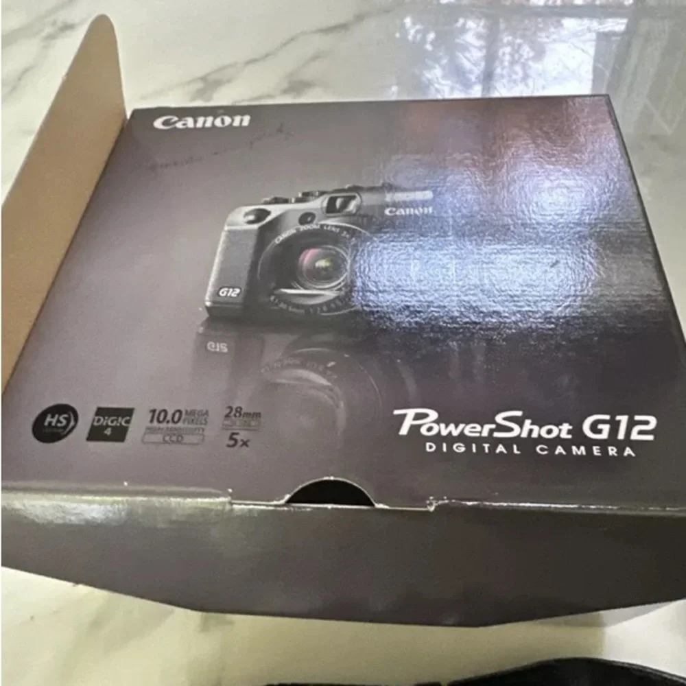 It very new and neat canon power shot 6